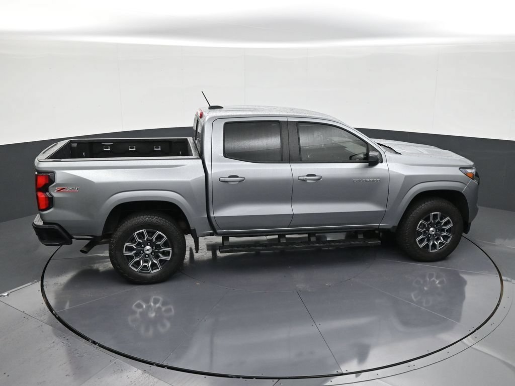 Used 2025 Chevrolet Colorado Z71 AWD/4WD image 17