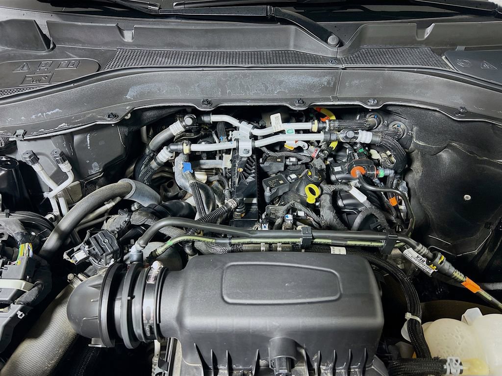 Used 2024 Ford Explorer XLT w/ Equipment Group 202A image 27