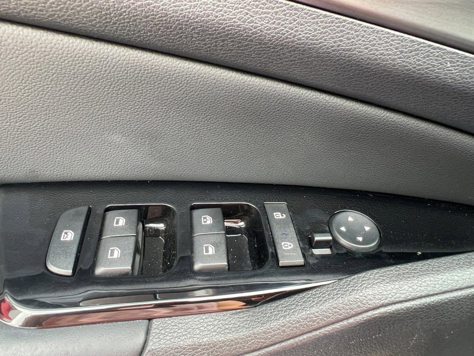 Used 2023 Kia Sportage EX image 17