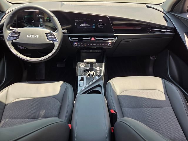 Used 2023 Kia Niro EX FWD image 12