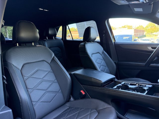 Used 2024 Volkswagen Atlas Cross Sport SE FWD image 36
