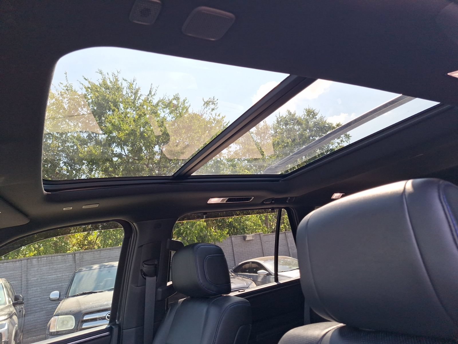 Used 2025 Toyota Sequoia Platinum AWD/4WD image 29