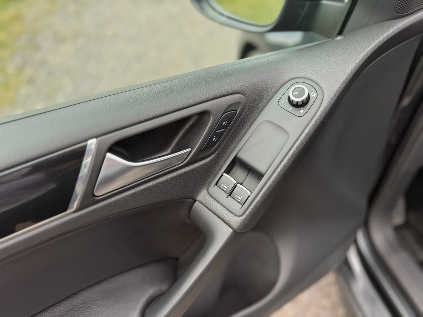 Used 2010 Volkswagen GTI 2-Door FWD image 77