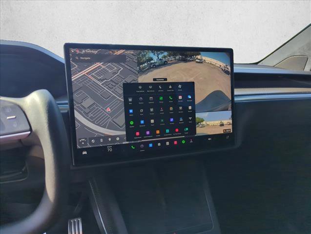 Used 2022 Tesla Model X Plaid image 11