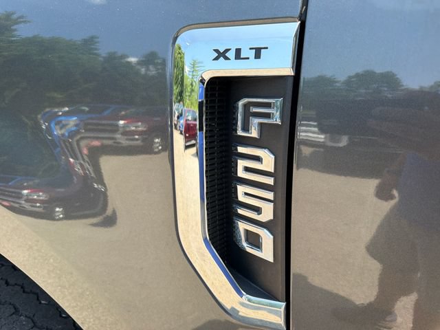 Used 2019 Ford F250 XLT w/ Snow Plow Prep Package AWD/4WD image 9