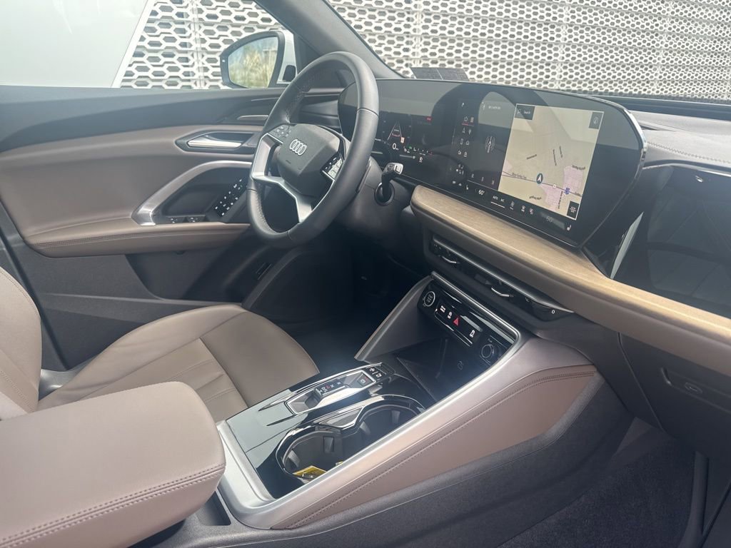 Certified 2025 Audi Q5 Premium w/ Premium Plus AWD/4WD image 7
