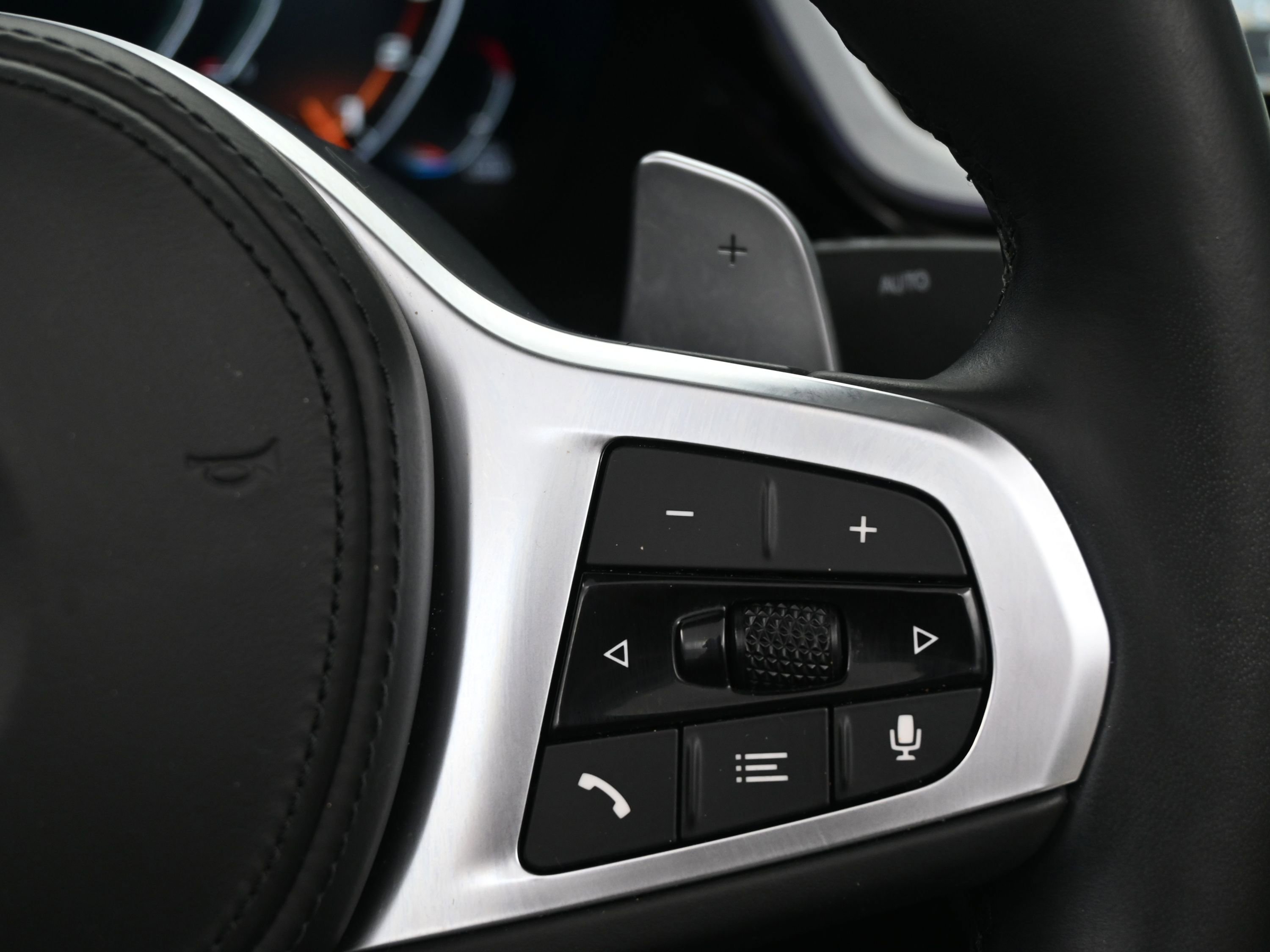 Used 2023 BMW Z4 M40i w/ Premium Package image 25