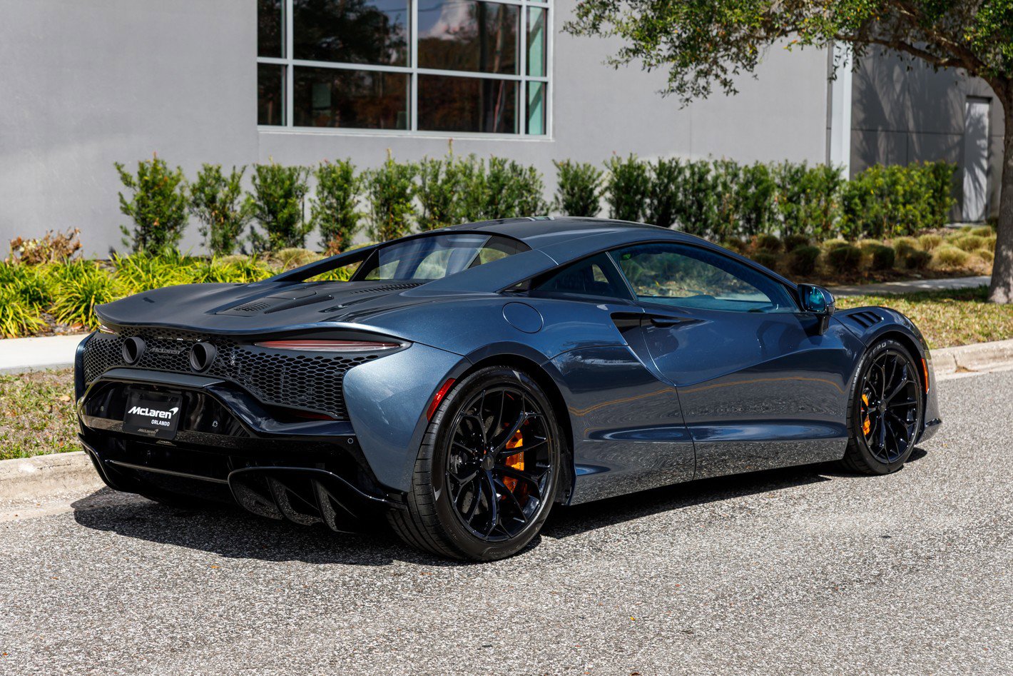 Used 2026 McLaren Artura RWD image 16