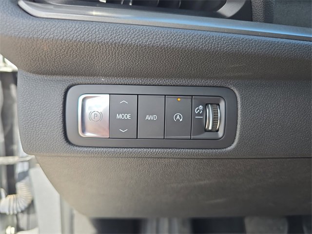 Used 2024 Chevrolet Traverse LT image 23