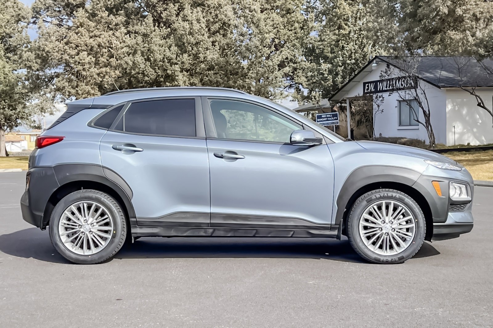 Used 2021 Hyundai Kona SEL w/ Cargo Package image 3