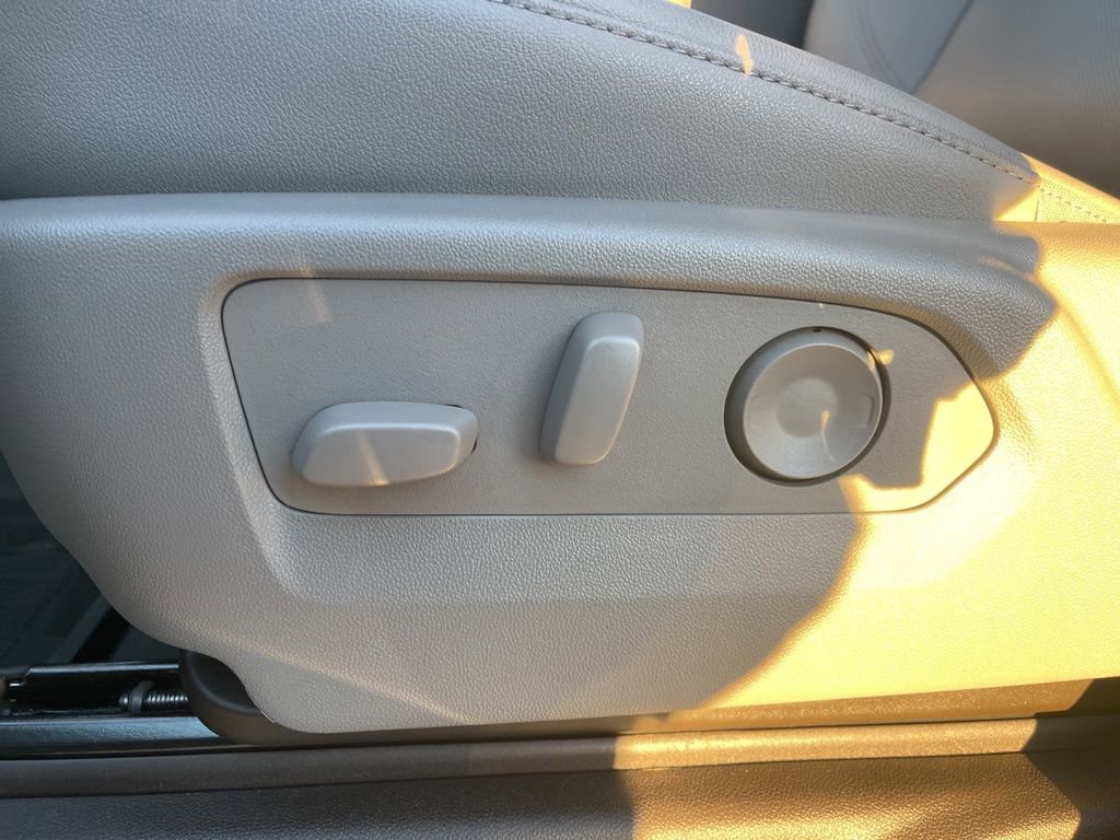 Used 2025 GMC Sierra 1500 SLT w/ SLT Premium Plus Package image 12