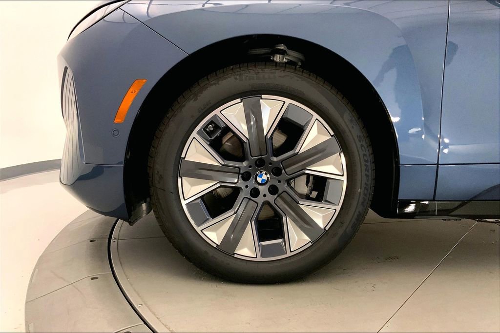 Used 2026 BMW iX xDrive45 w/ Executive Package image 8