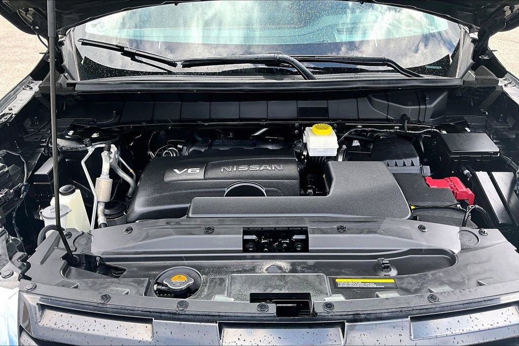 Used 2024 Nissan Pathfinder Platinum w/ Cargo Package image 30