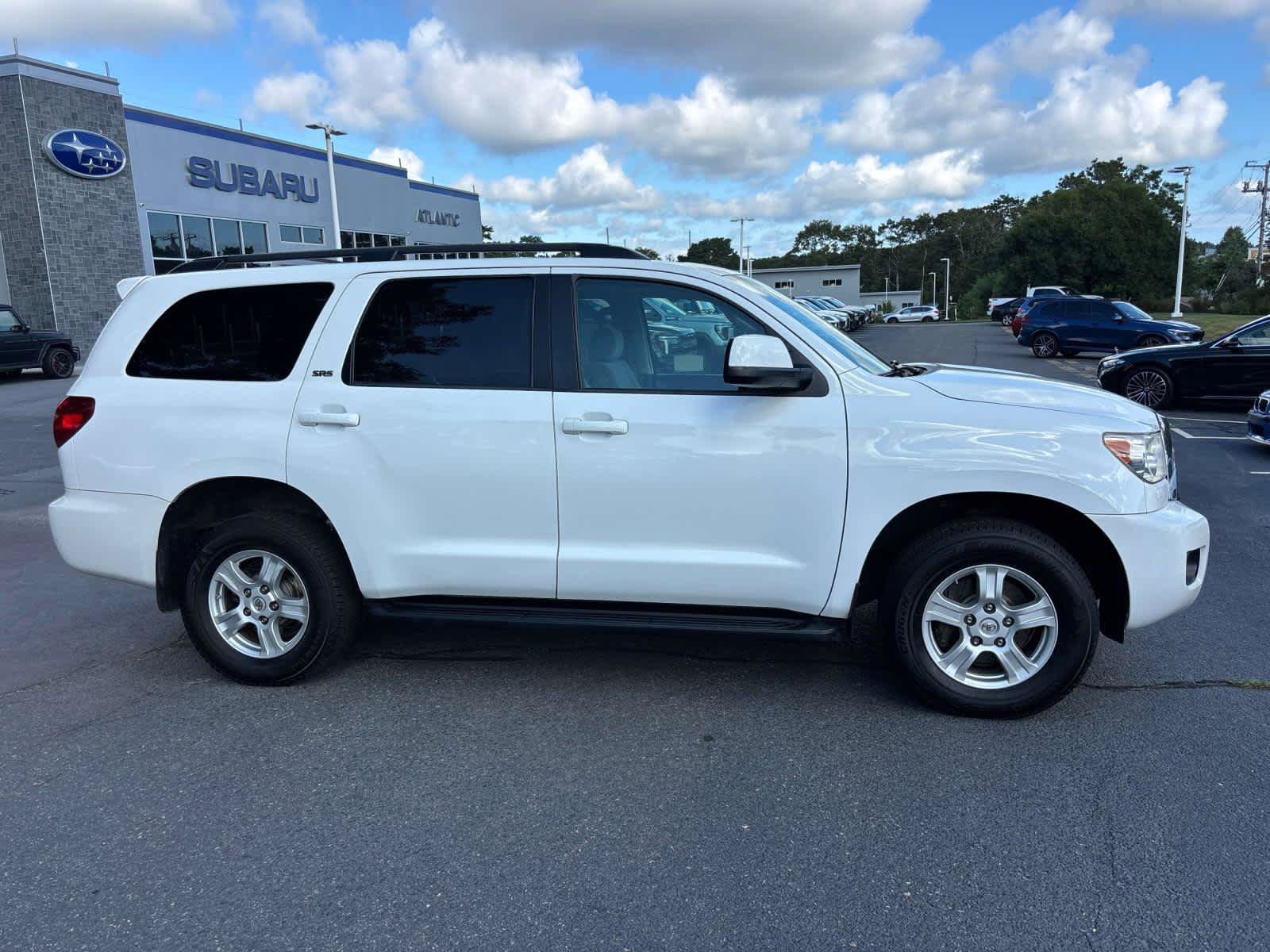 Used 2016 Toyota Sequoia SR5 AWD/4WD image 2