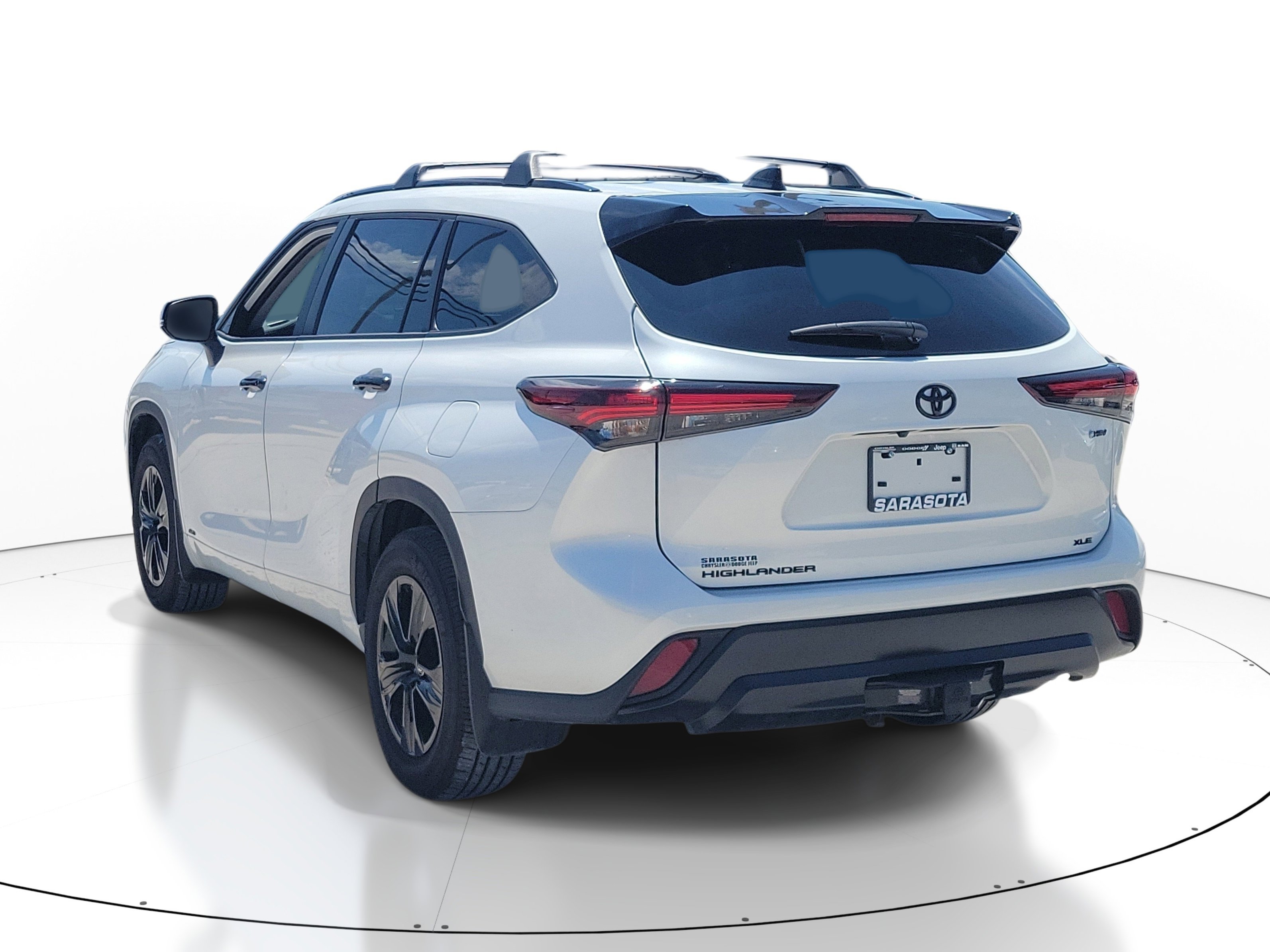 Used 2025 Toyota Highlander XLE AWD/4WD image 4