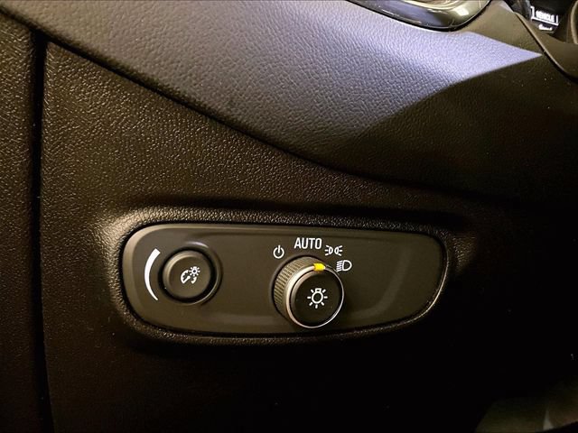Used 2018 Chevrolet Equinox LT FWD image 31