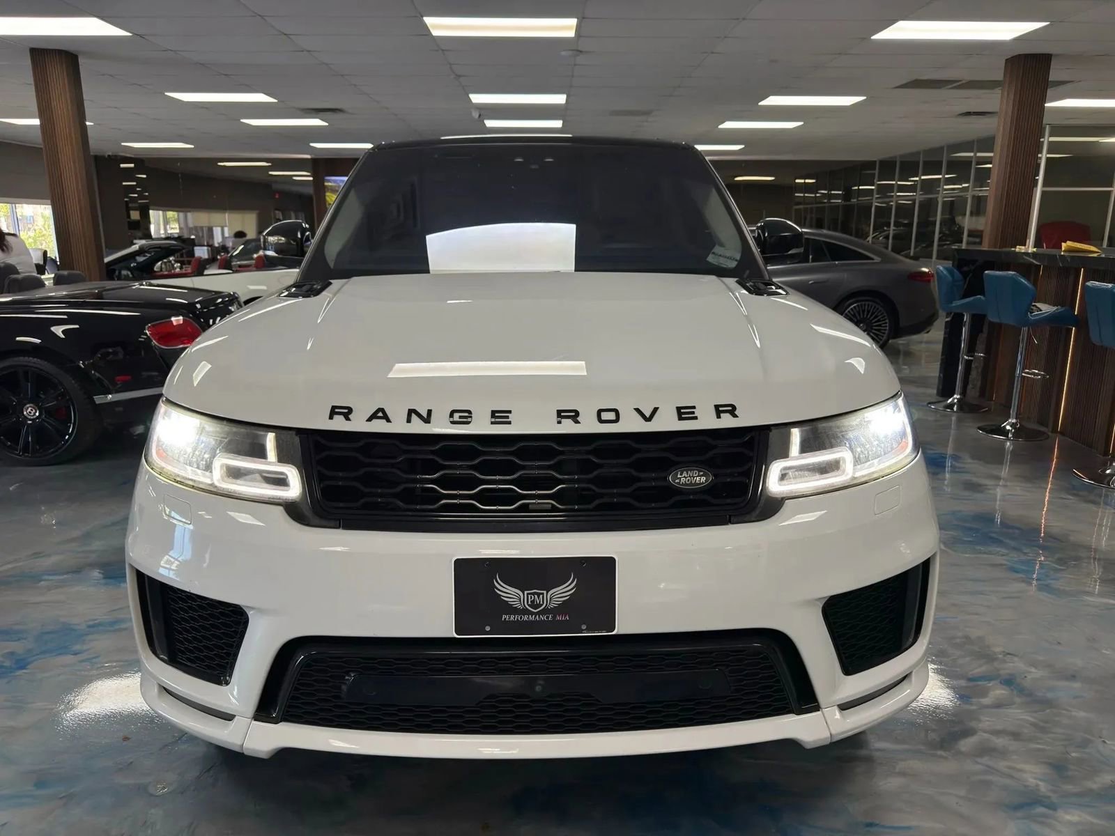 Used 2019 Land Rover Range Rover HSE AWD/4WD image 2