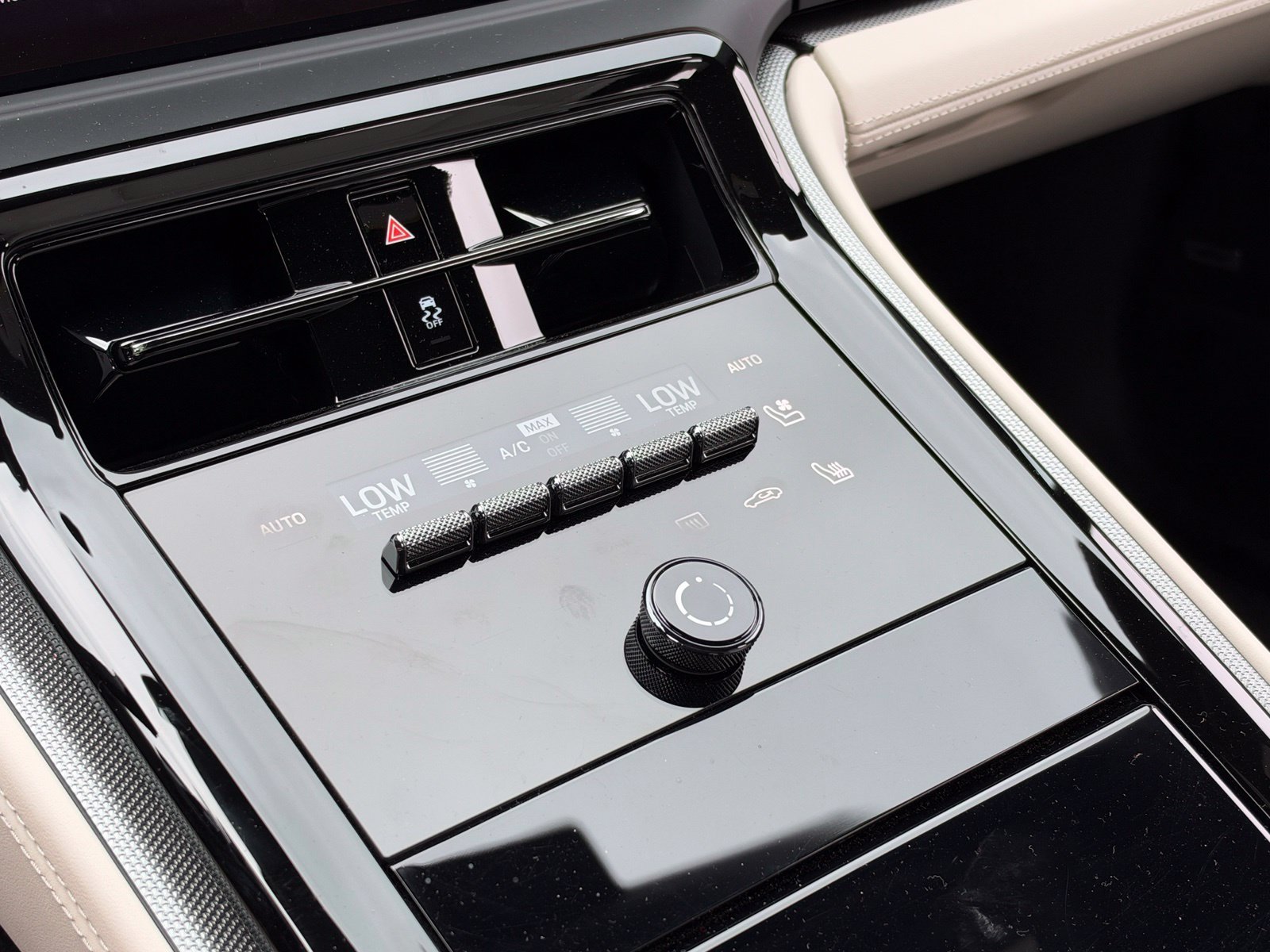 Certified 2026 Porsche Panamera 4 AWD/4WD image 32