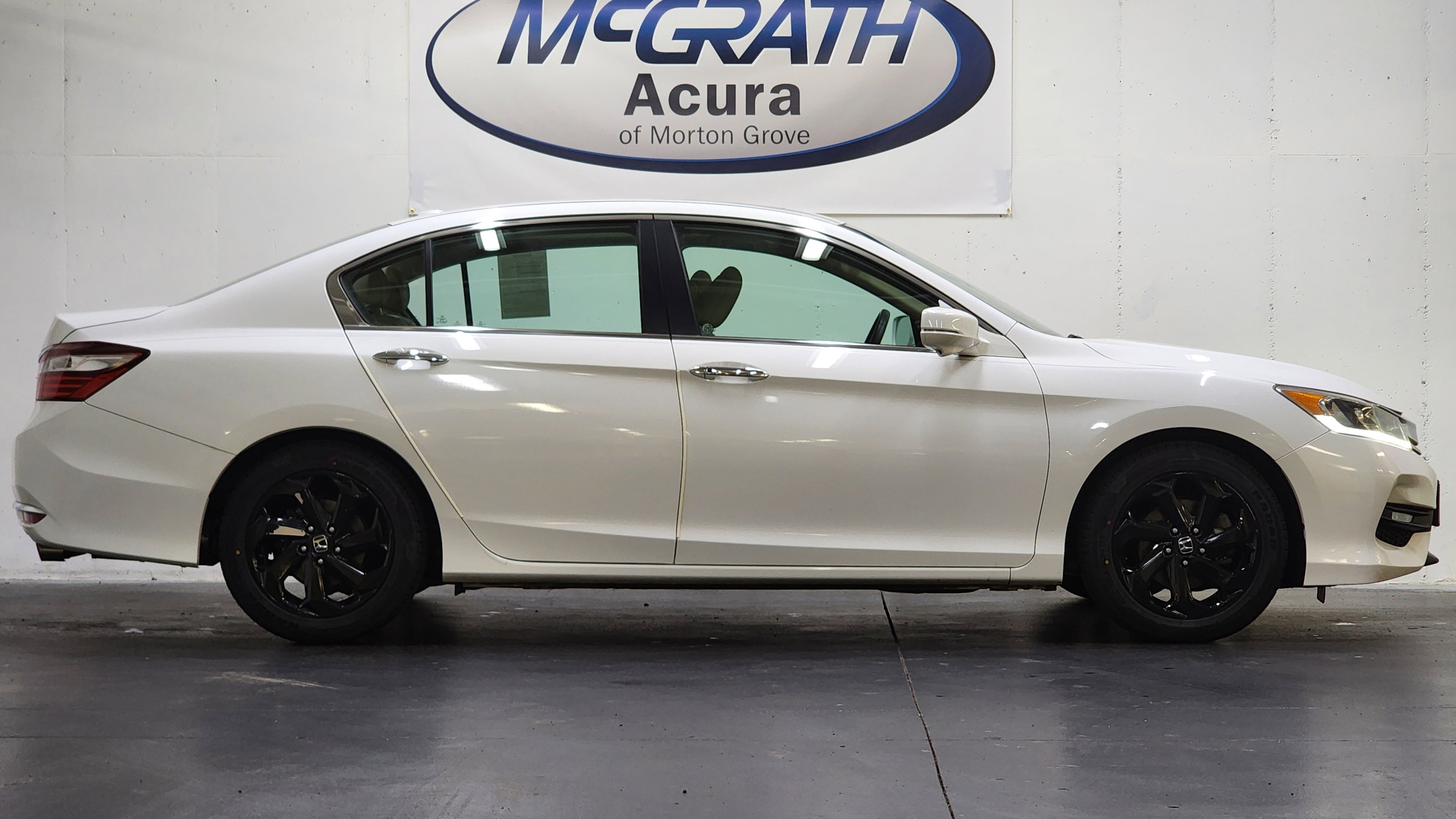 Used 2017 Honda Accord EX-L image 3