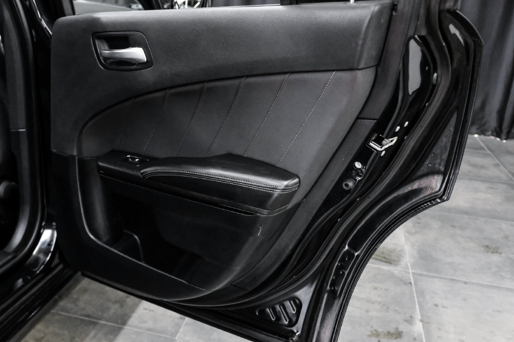 Used 2019 Dodge Charger SXT w/ Blacktop Package AWD/4WD image 56