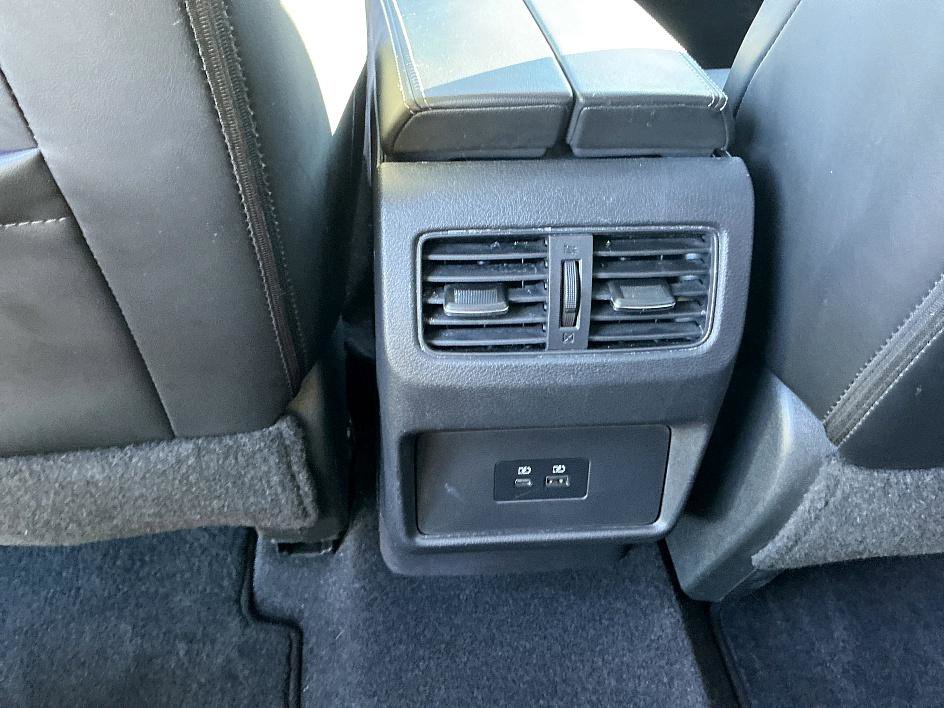 Used 2021 Nissan Rogue SV w/ Premium Package image 24