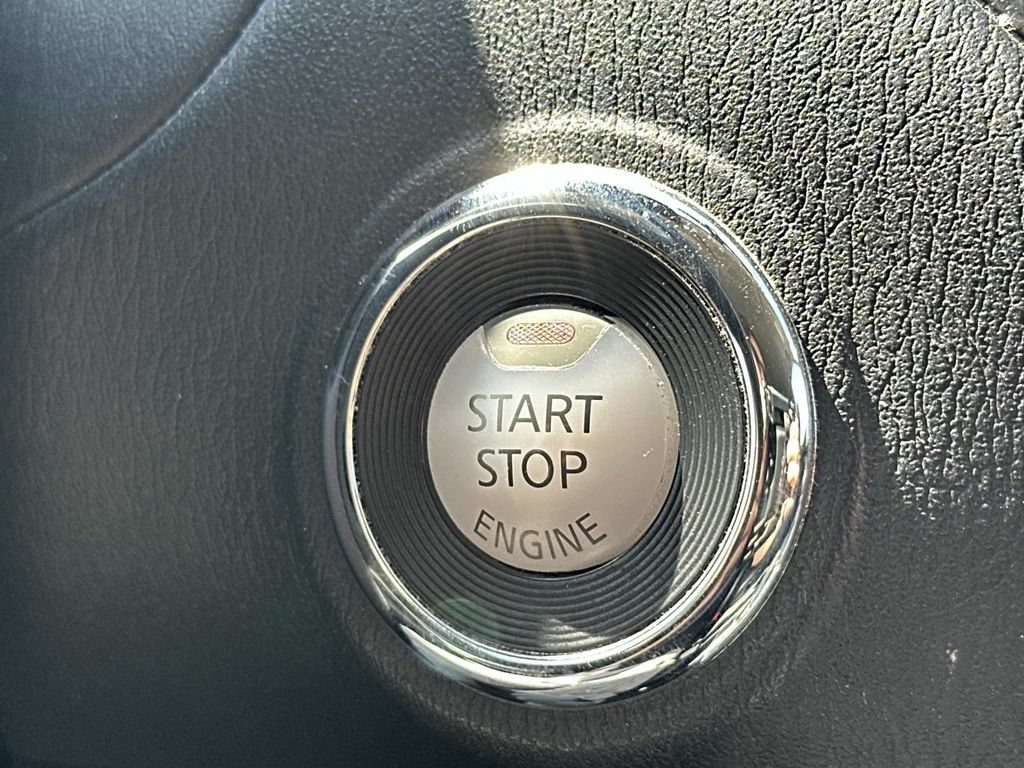 Used 2019 Nissan Pathfinder SL FWD image 28