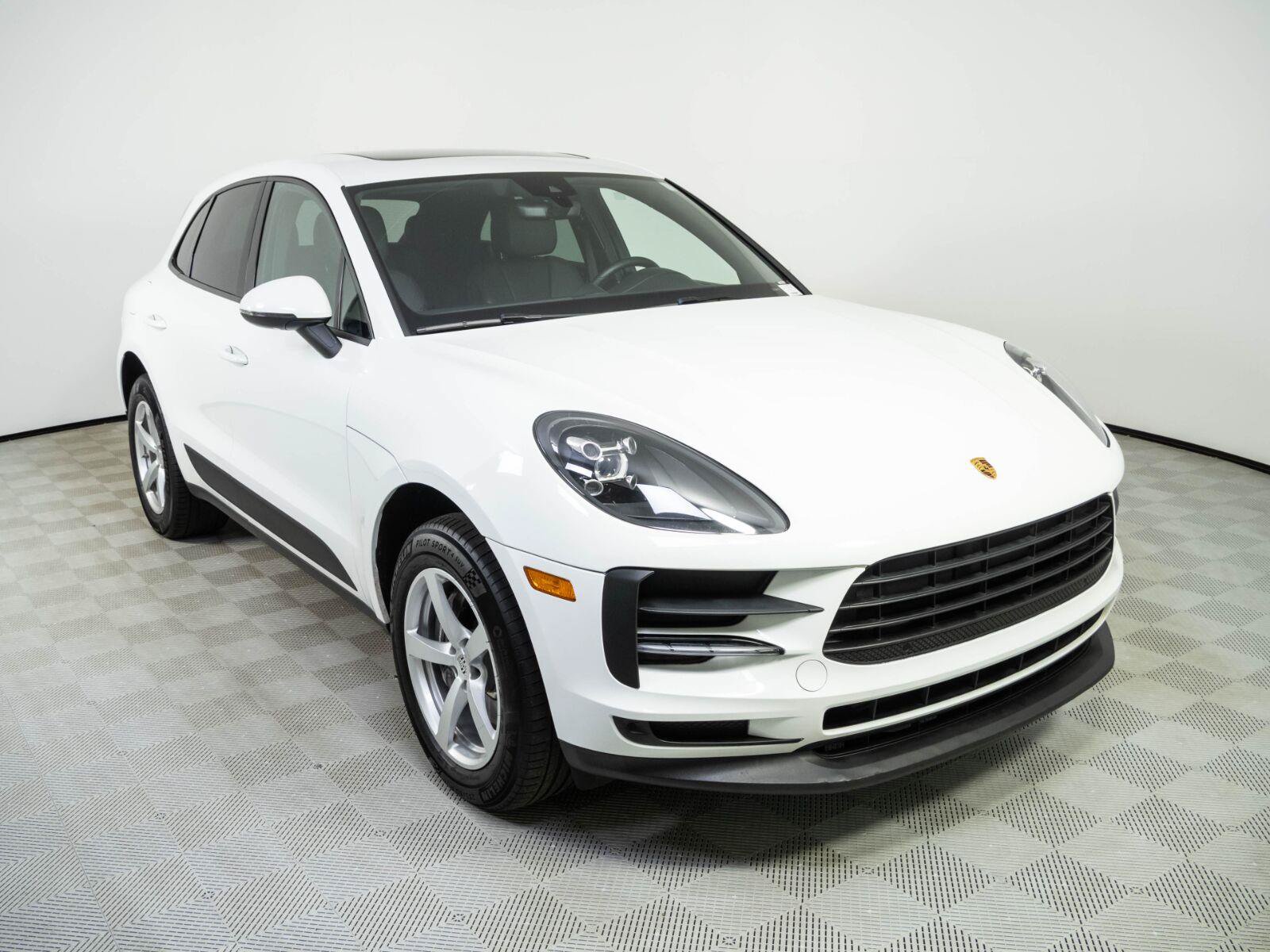 Used 2021 Porsche Macan AWD/4WD image 25