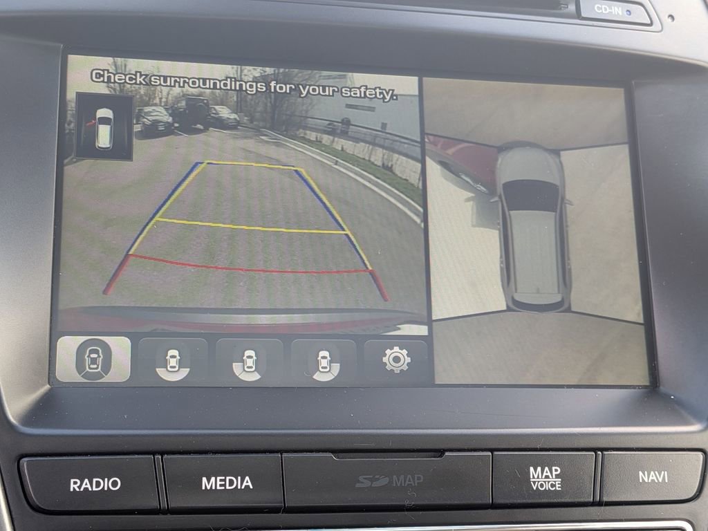 Used 2017 Hyundai Santa Fe Limited w/ Cargo Package image 23