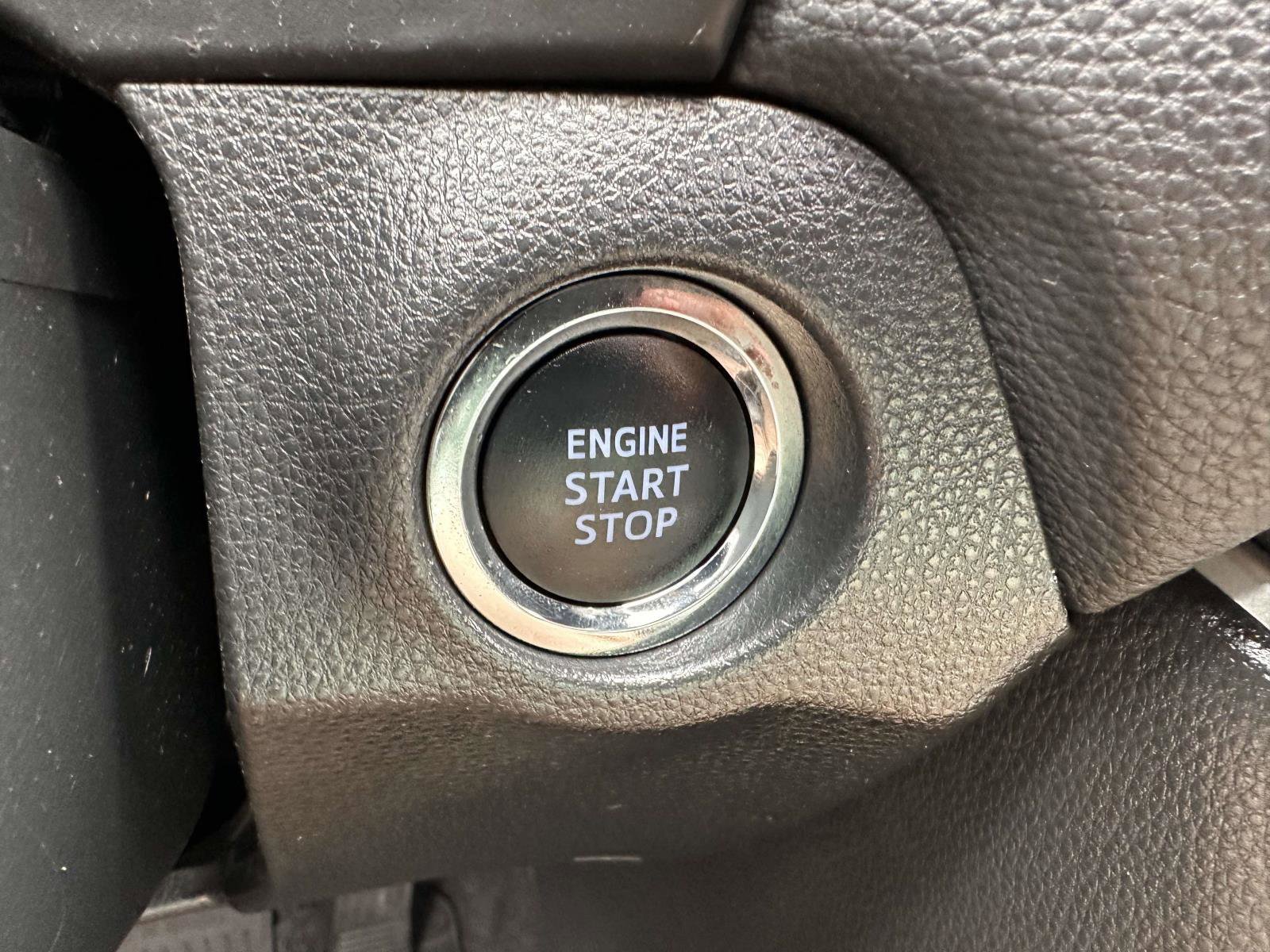 Used 2021 Toyota RAV4 XLE Premium AWD/4WD image 23