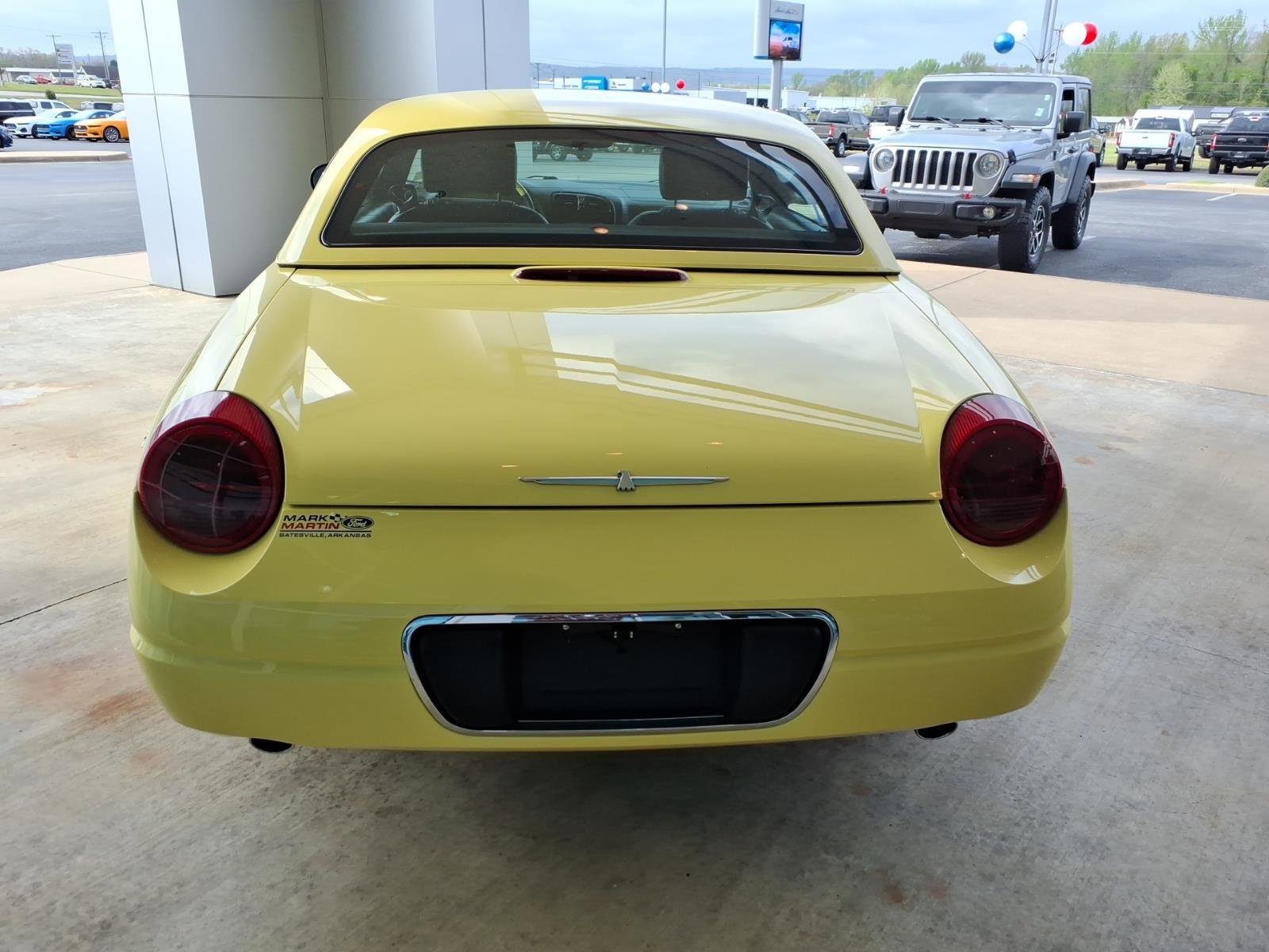 Used 2002 Ford Thunderbird Deluxe image 4