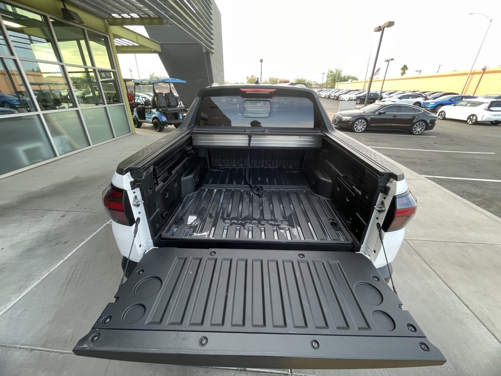 Used 2023 Hyundai Santa Cruz SEL Premium w/ Cargo Package AWD/4WD image 13