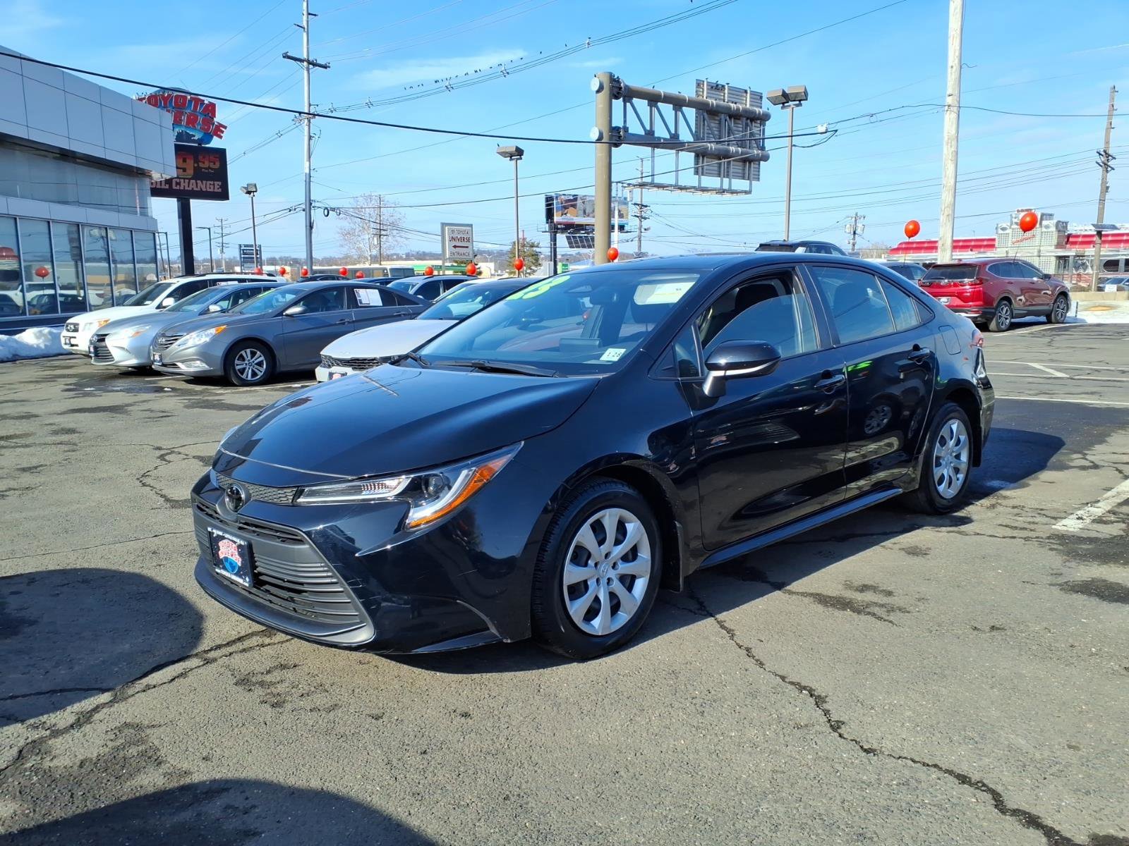 Certified 2023 Toyota Corolla LE image 3