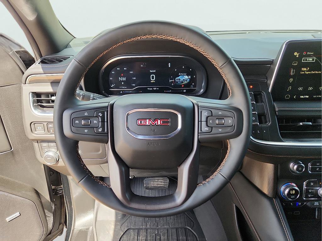 Used 2024 GMC Yukon XL AT4 w/ Technology Package AWD/4WD image 18