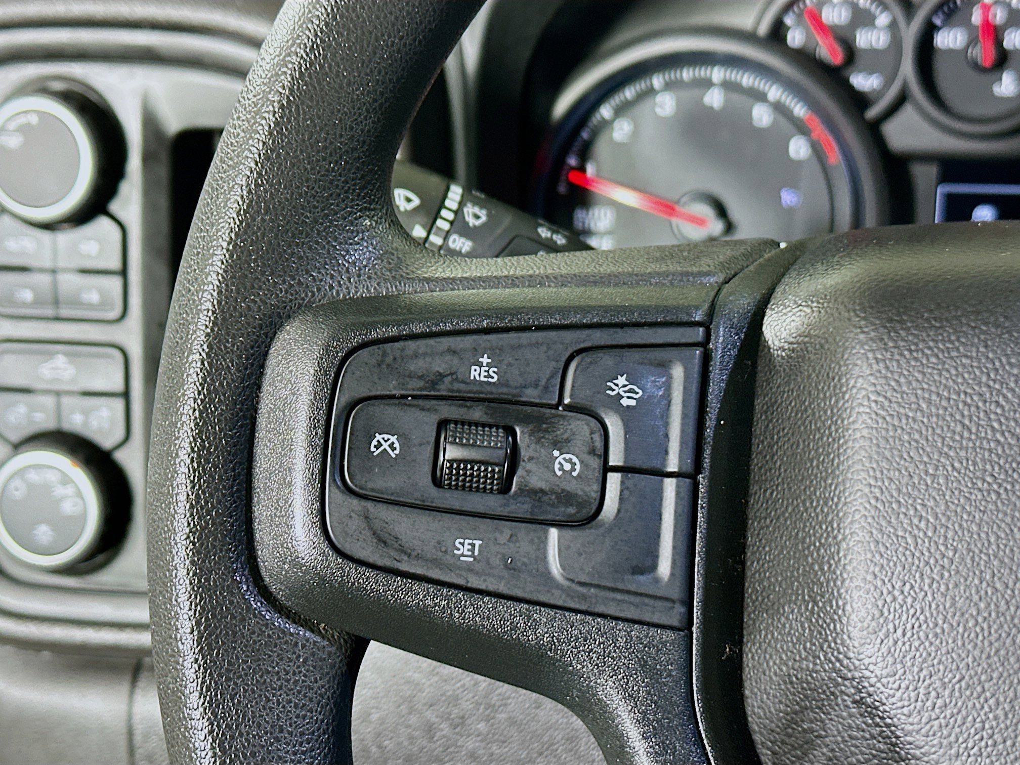 Used 2024 Chevrolet Silverado 1500 Custom Trail Boss w/ LPO, Dark Essentials Package AWD/4WD image 16