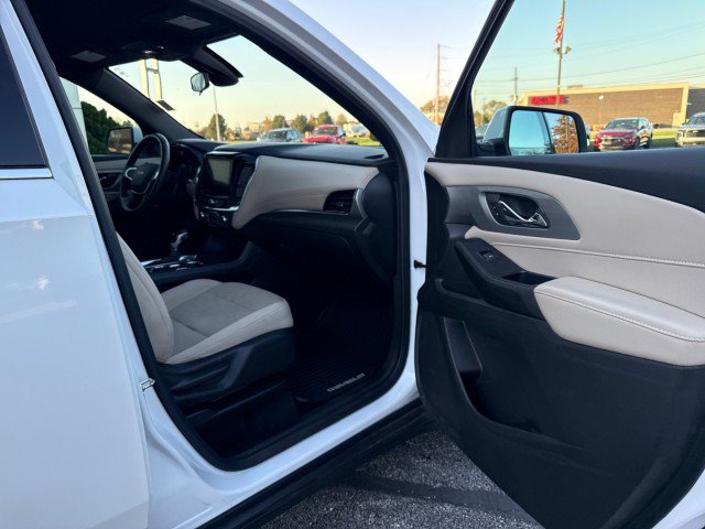 Used 2022 Chevrolet Traverse LT FWD image 28