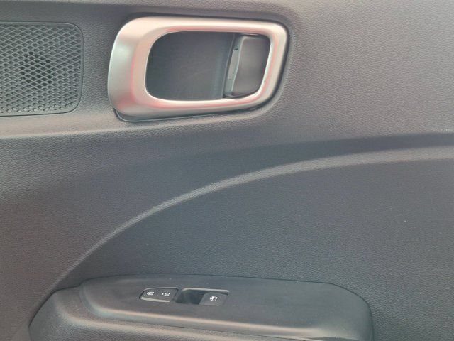Used 2025 Hyundai Venue SEL FWD image 34