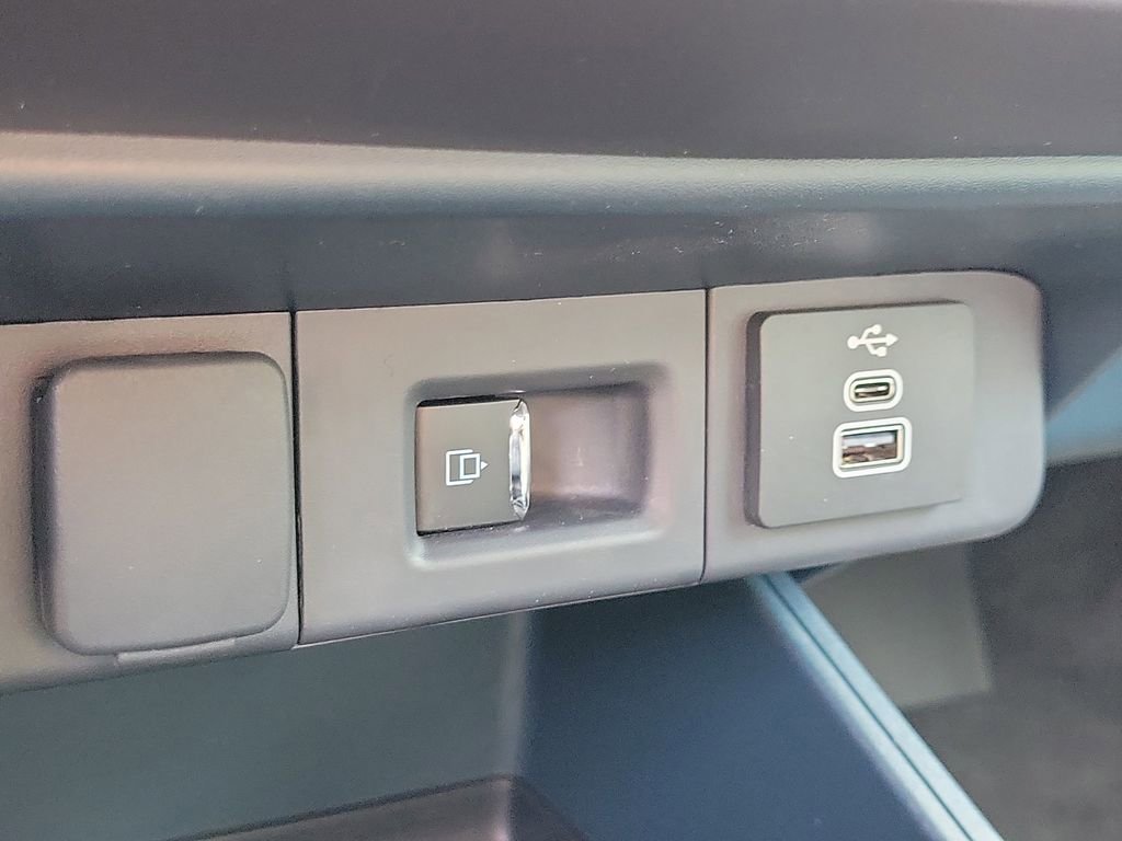 New 2026 Ford Maverick Lariat w/ Black Appearance Package image 26