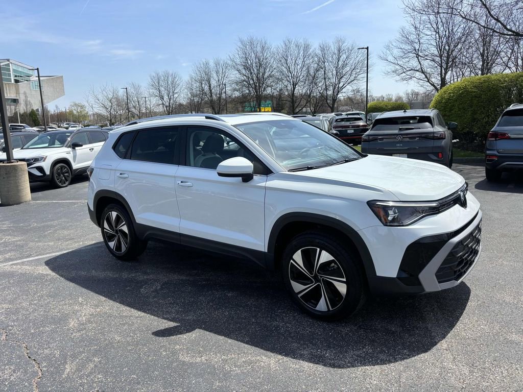 New 2025 Volkswagen Taos SE