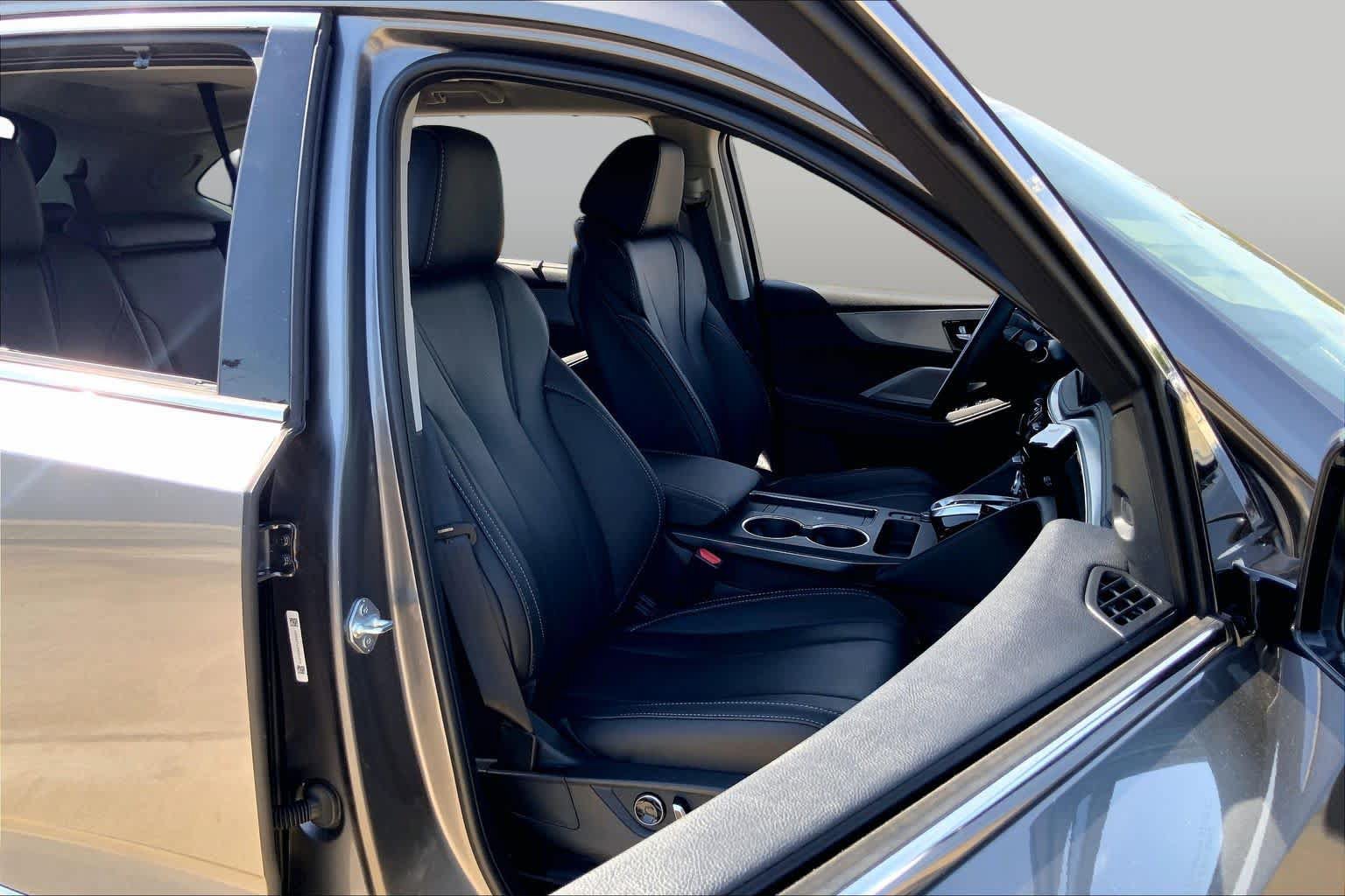 Used 2026 Acura MDX w/ Technology Package FWD image 9