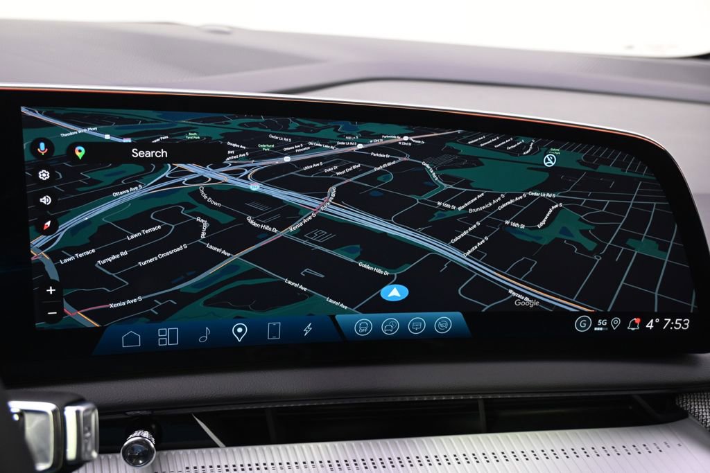 New 2026 Cadillac Optiq Luxury 1 image 27