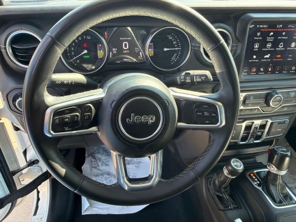 Used 2023 Jeep Wrangler Unlimited Sahara AWD/4WD image 17