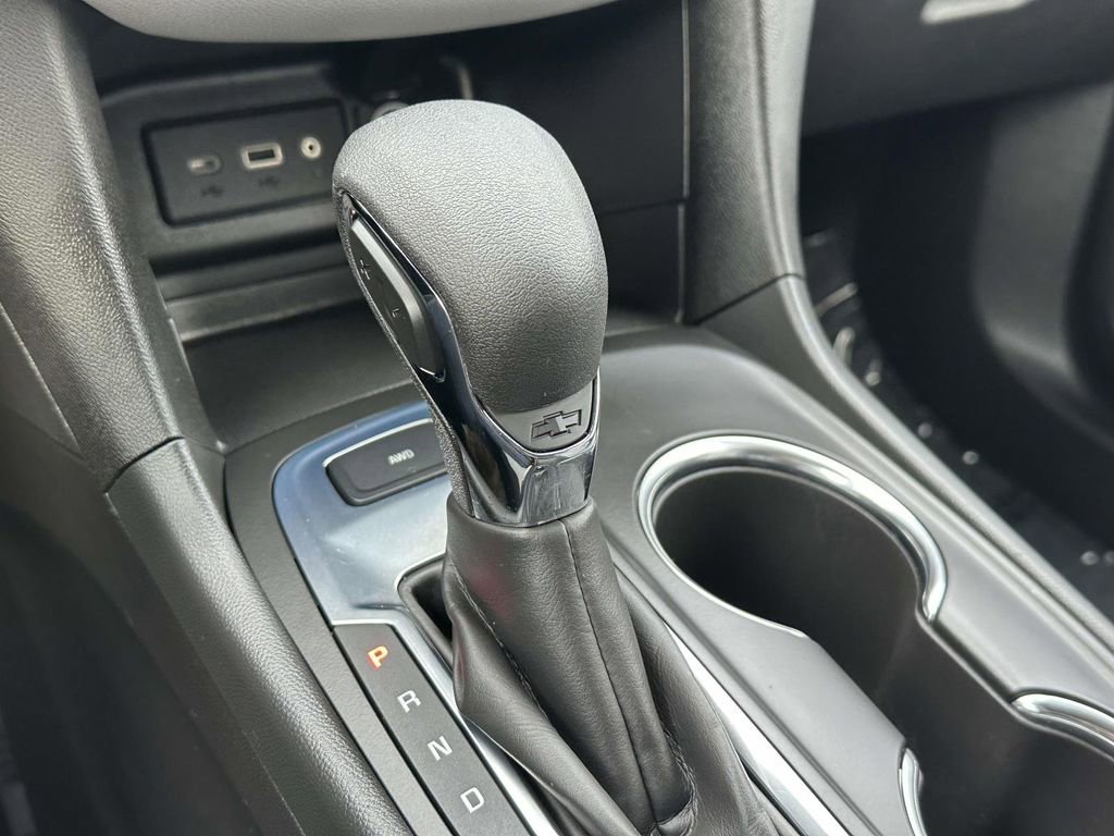 Used 2023 Chevrolet Equinox LS w/ LS Convenience Package image 28