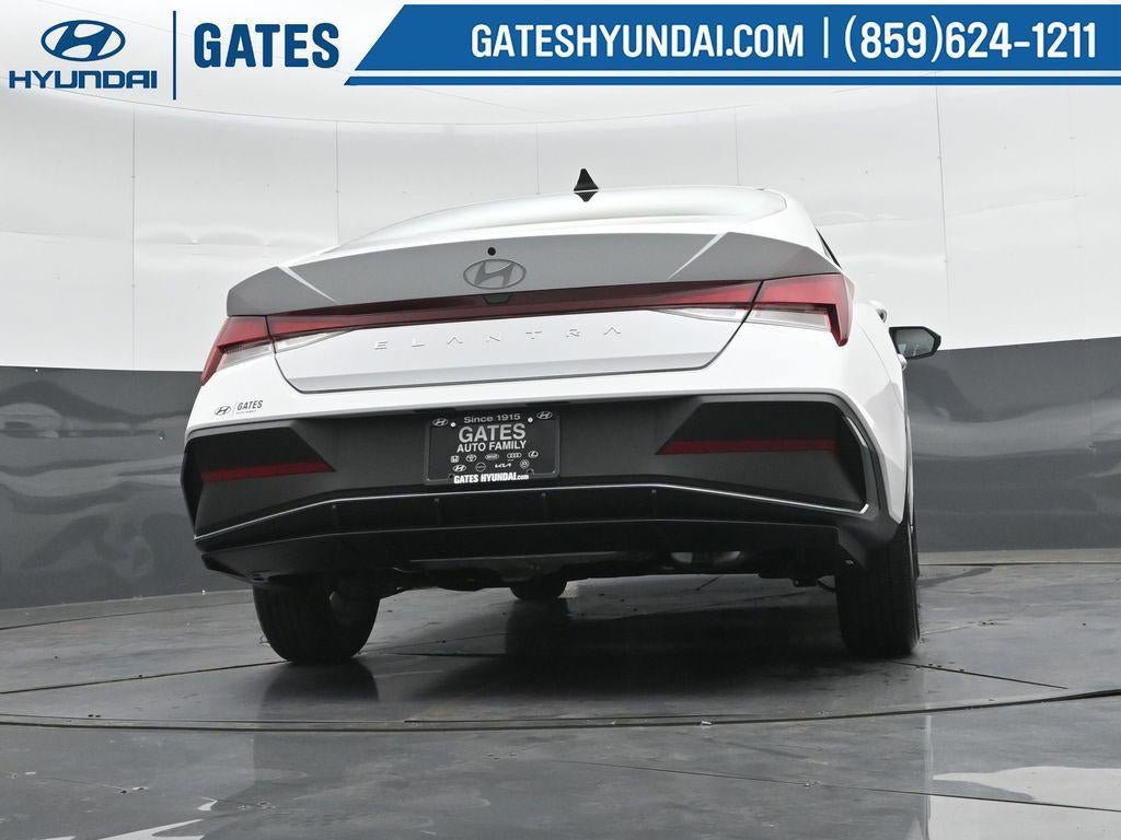 New 2026 Hyundai Elantra SE FWD image 33