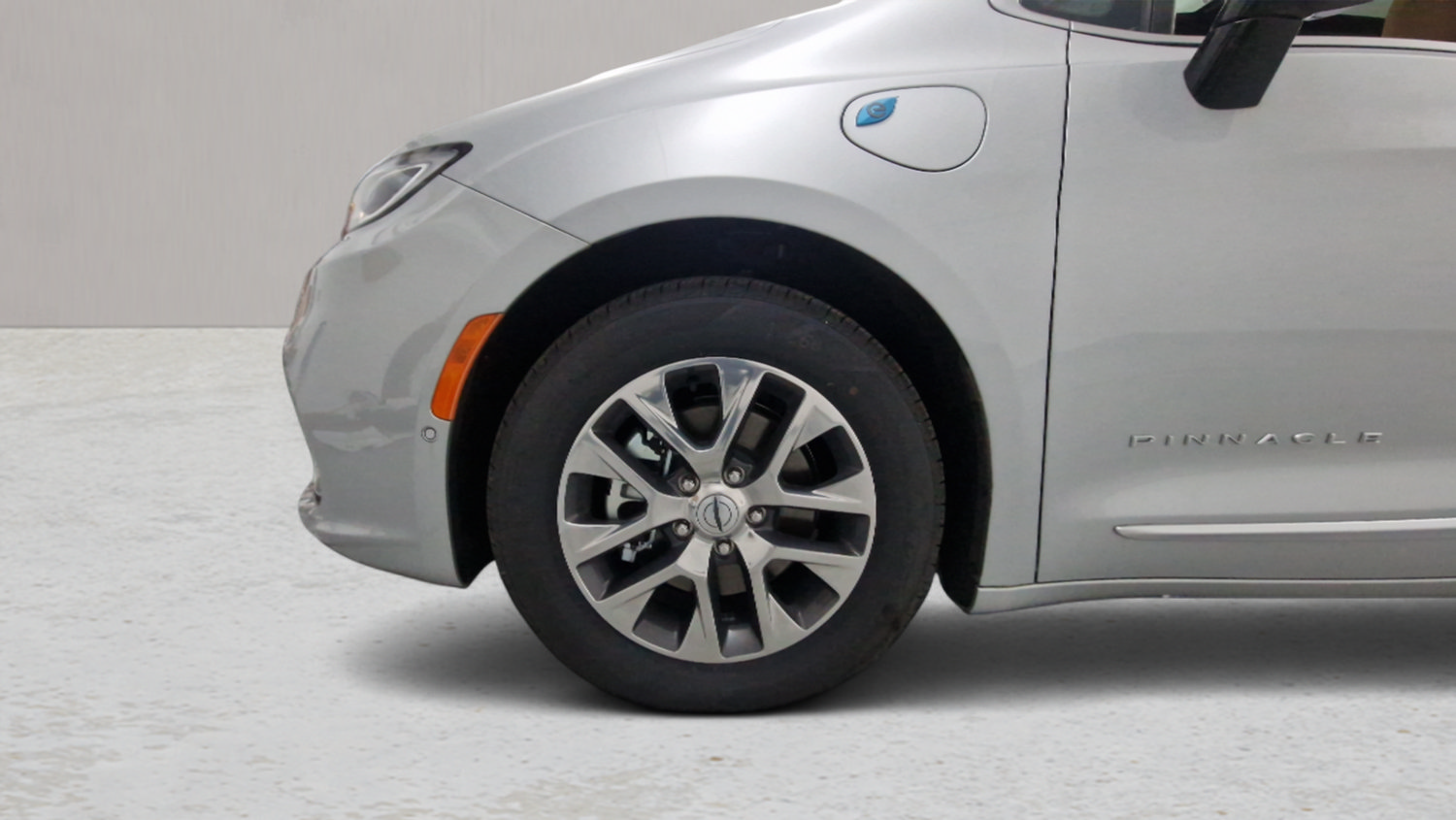 Used 2023 Chrysler Pacifica Pinnacle FWD image 30