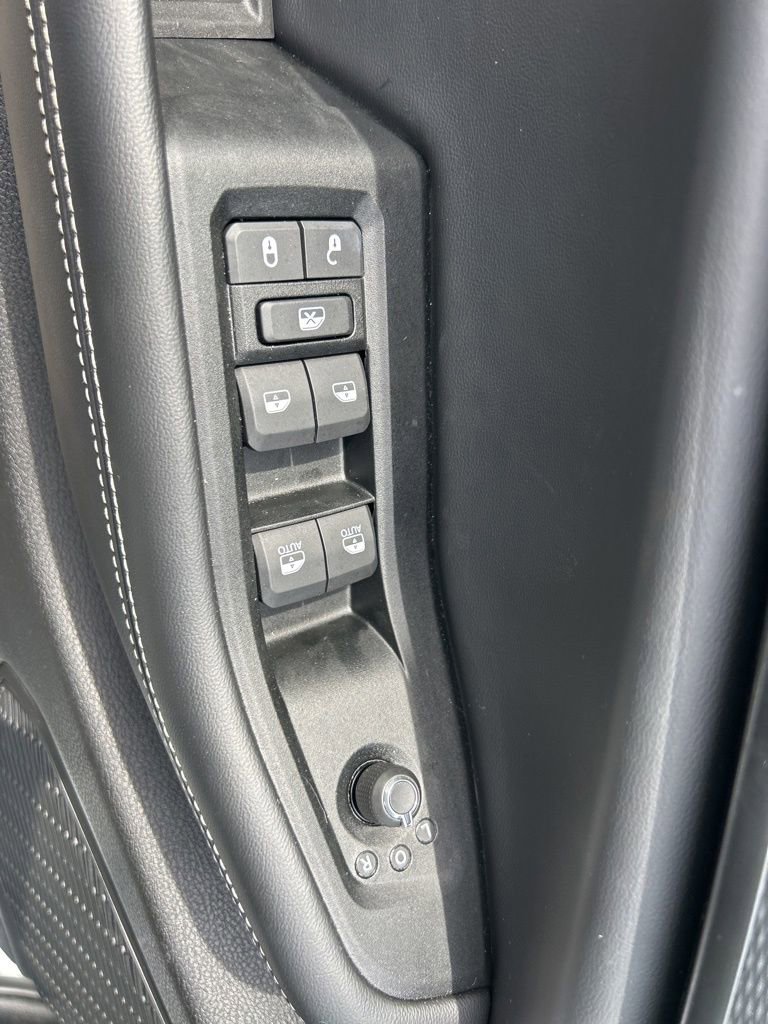 Used 2025 Jeep Grand Cherokee L Altitude AWD/4WD image 17