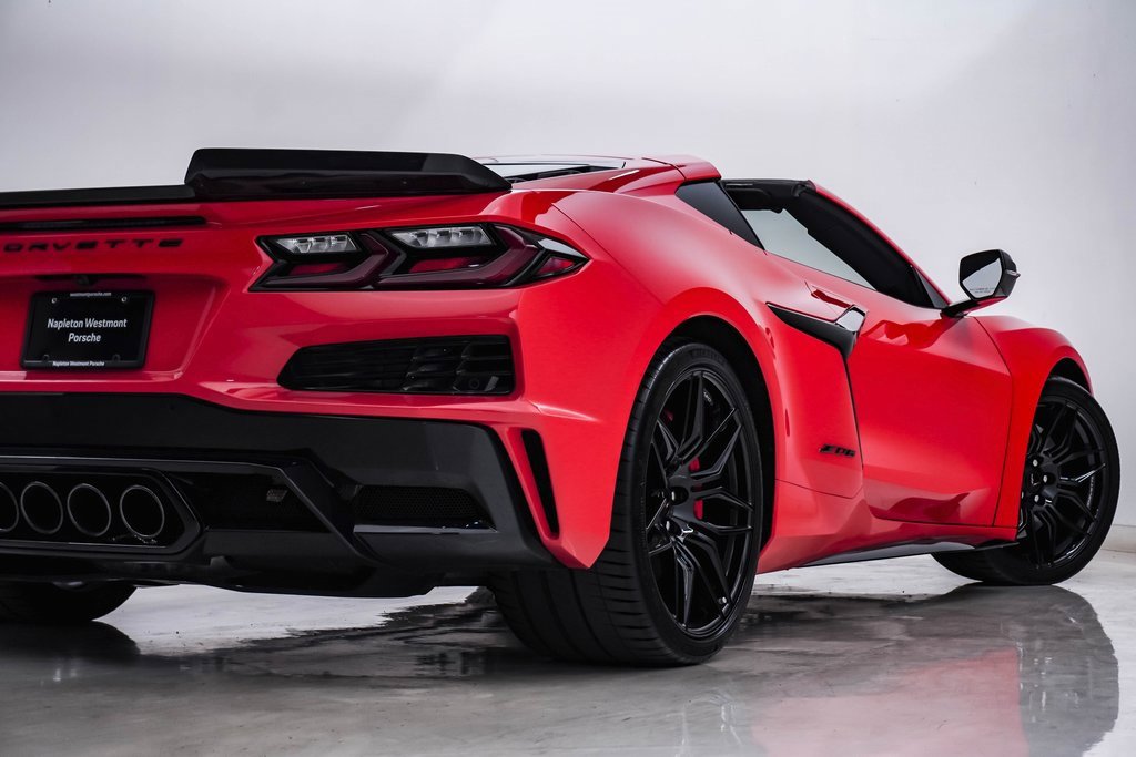 Used 2025 Chevrolet Corvette Z06 image 10