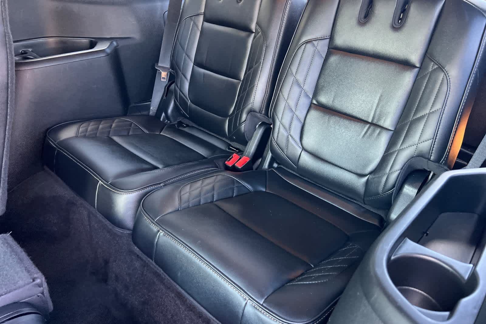 Used 2017 Ford Explorer Platinum image 13