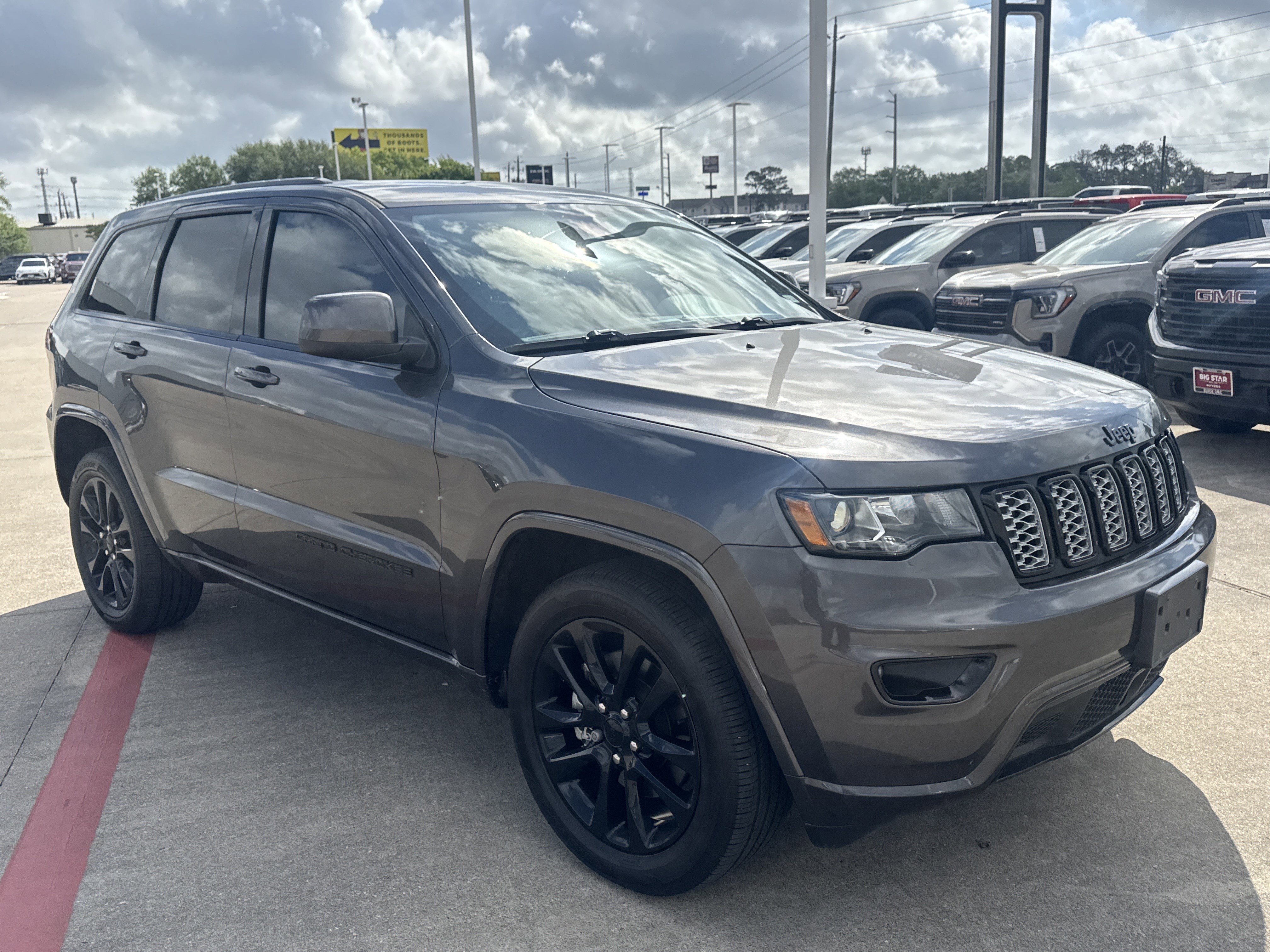 Used 2021 Jeep Grand Cherokee Laredo X image 15