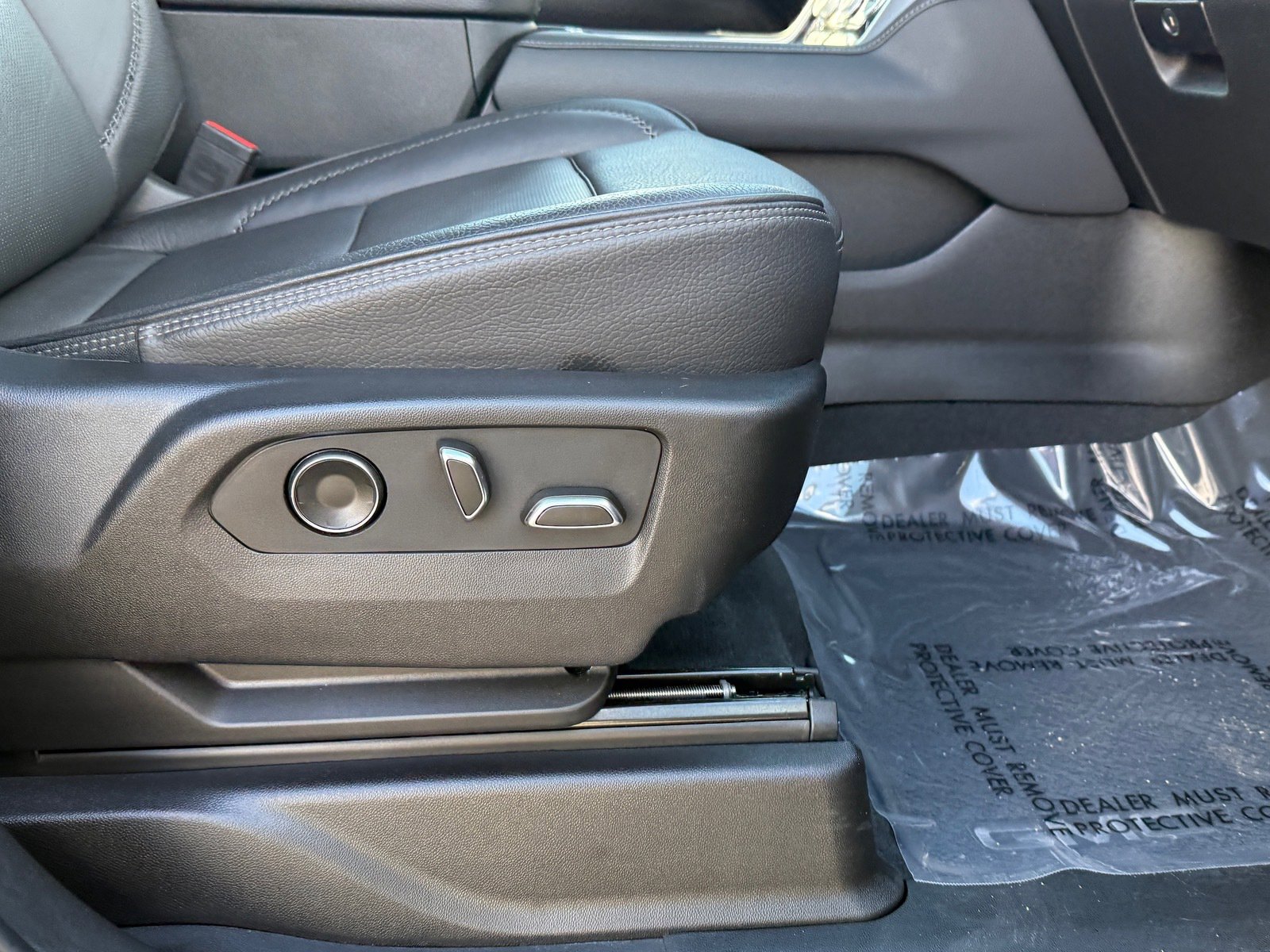 Used 2023 GMC Yukon Denali image 12