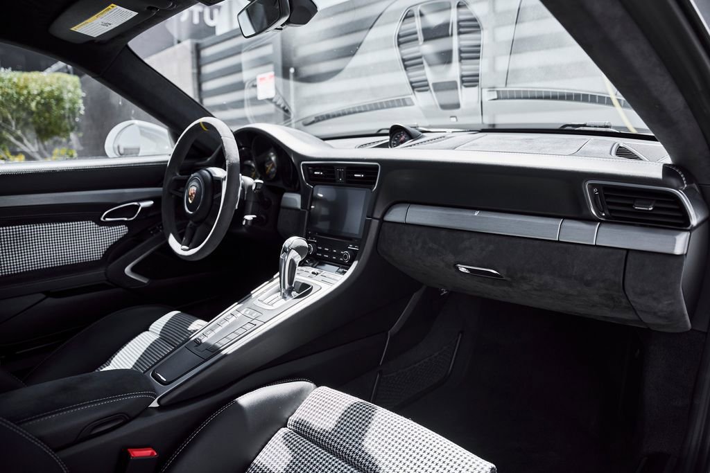 Used 2018 Porsche 911 GT3 RWD image 37